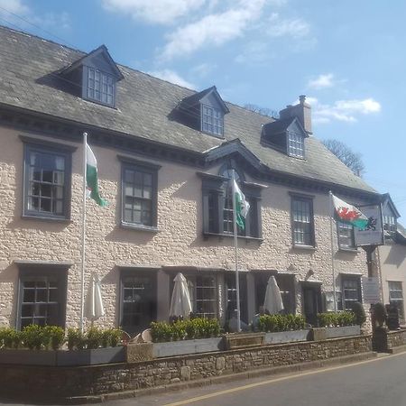 Dragon Inn Crickhowell Exterior foto