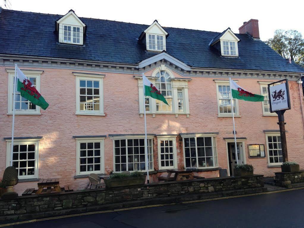 Dragon Inn Crickhowell Exterior foto